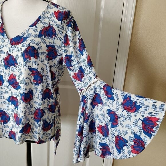 Hazel double v-neck bell sleeves blouse sz S - Picture 2 of 9